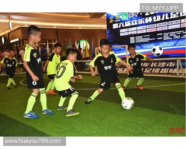 蒙牛携手足球巨星加速品牌升级 打造健康运动新风潮