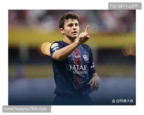 足球巨星们齐聚一堂，展开激烈扑克牌对决，谁能笑到最后赢得胜利？